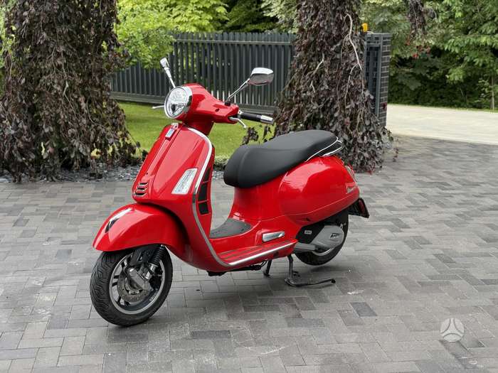 Piaggio Vespa 125cc, scooters / mopeds