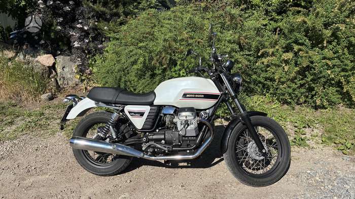 Moto Guzzi V7 744cc, street / classic