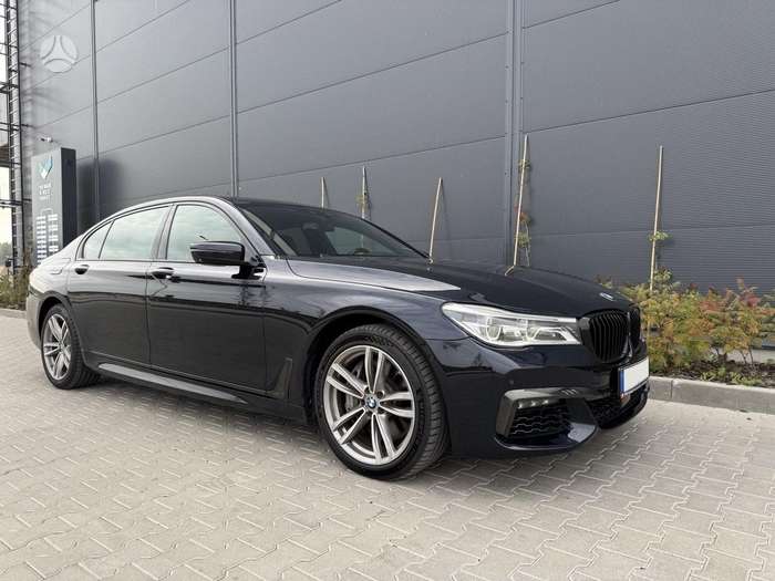 BMW 750, 4.4 l., Седан