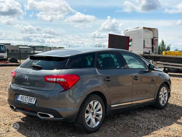 Citroen DS5, 2.0 l., hatchback