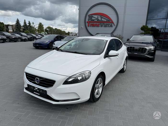 Volvo V40, 1.6 l., hatchback