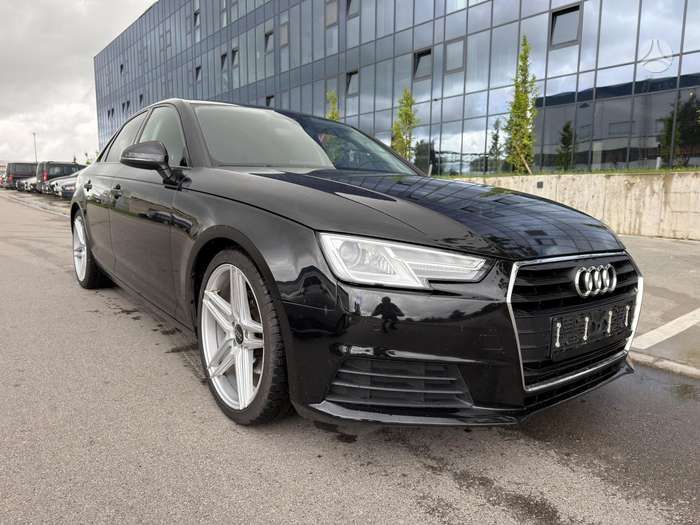 Audi A4, 2.0 l., Седан