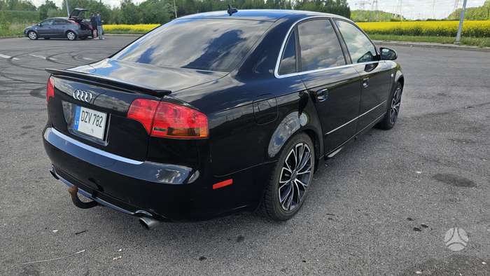 Audi A4, 2.0 l., Седан