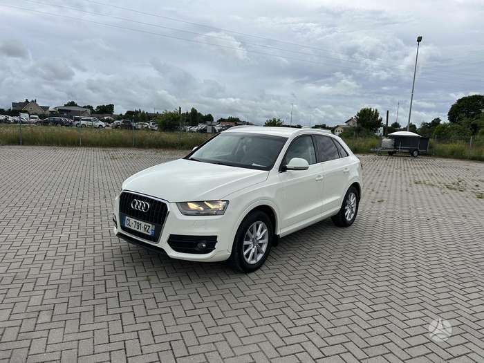 Audi Q3, 2.0 l., Внедорожник / Кроссовер