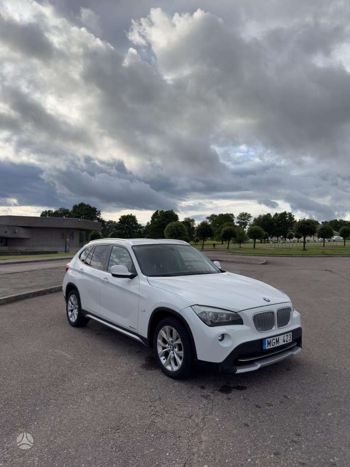 BMW X1, 2.0 l., Внедорожник / Кроссовер