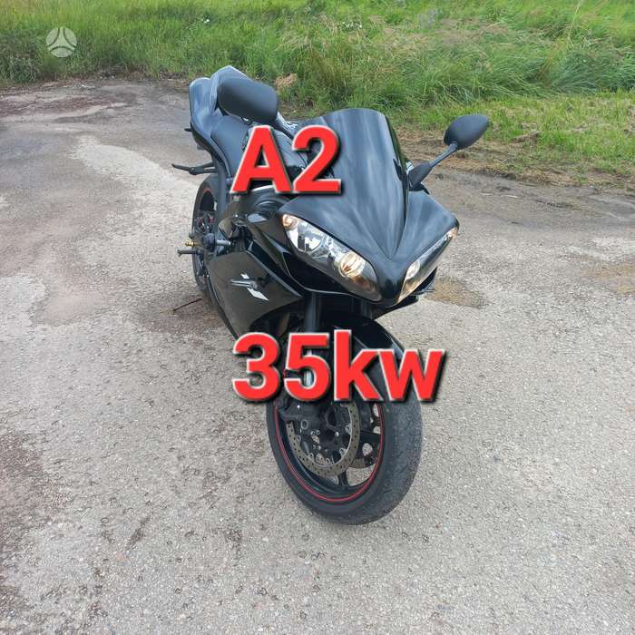 Yamaha R1 1000cc, superbikes
