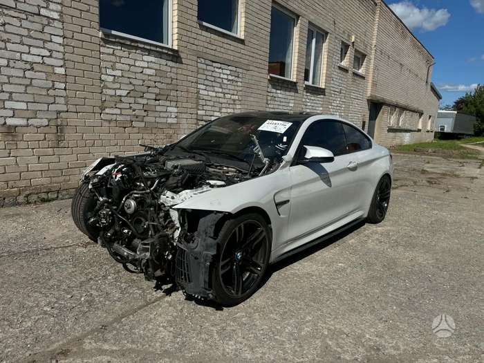 BMW M4, Купе (coupe)