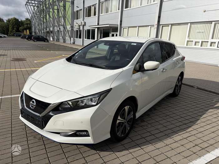 Nissan Leaf, 62 kWh, hatchback