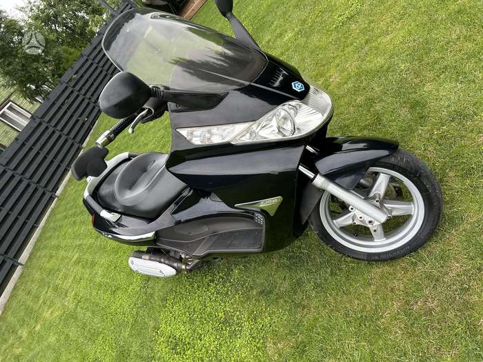 Piaggio X8 250cc, мотороллеры / мопеды