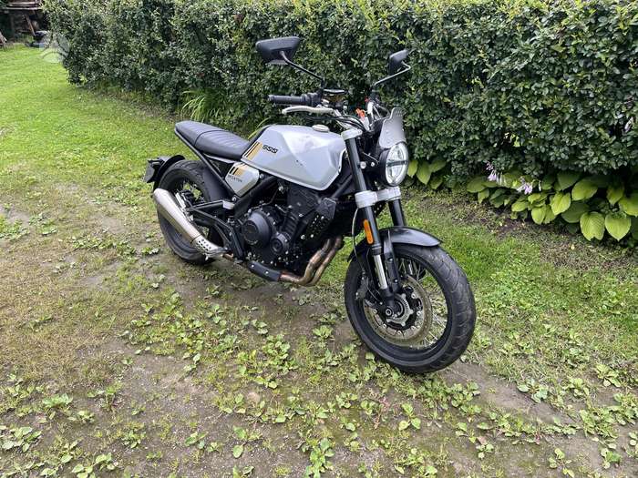 Brixton Crossfire 500 500cc, street / classic