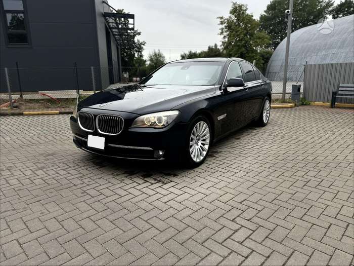 BMW 740, 3.0 l., Седан