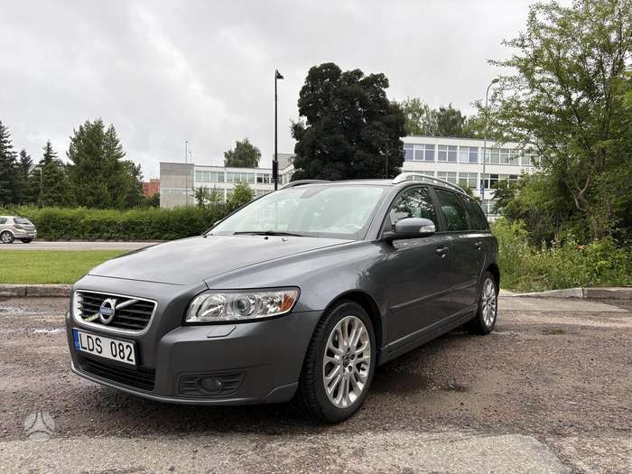 Volvo V50, Универсал