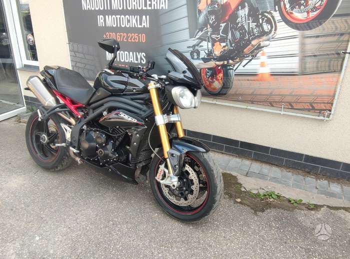 Triumph Speed Triple 1050cc, street / classic