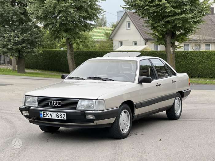 Audi 100, 2.2 l., Седан