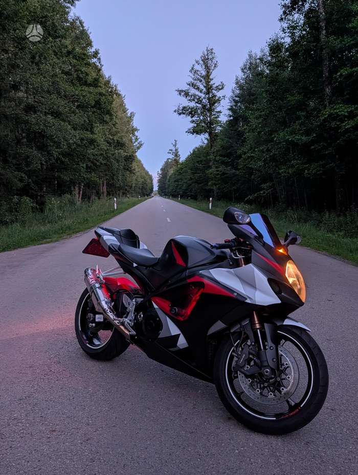 Suzuki GSX-R 1000cc, superbikes