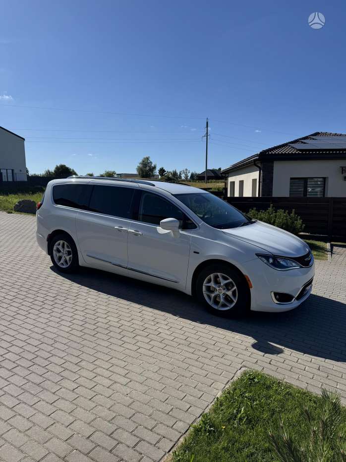 Chrysler Pacifica, 3.7 l., Минивэн