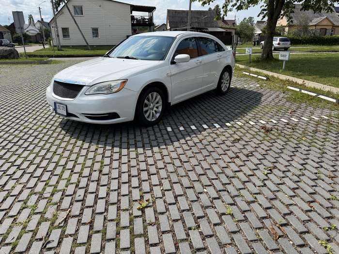 Chrysler 200, 2.4 l., Седан