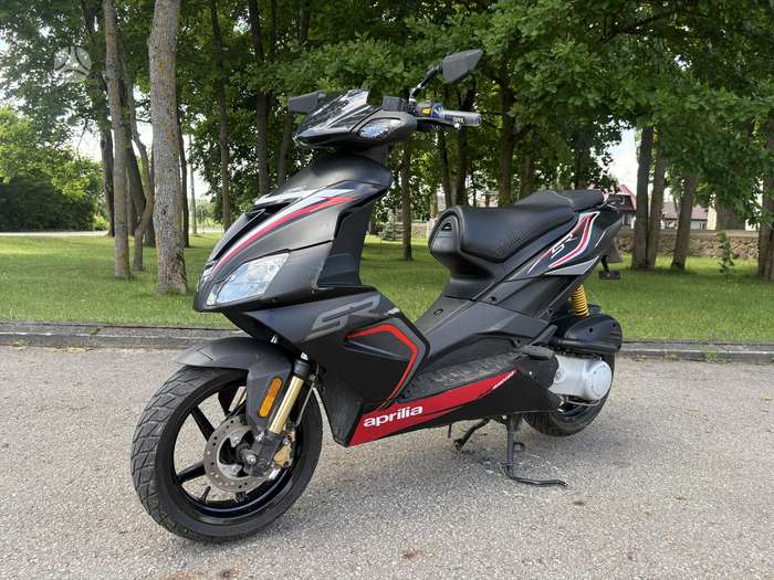 Aprilia SR, scooters / mopeds