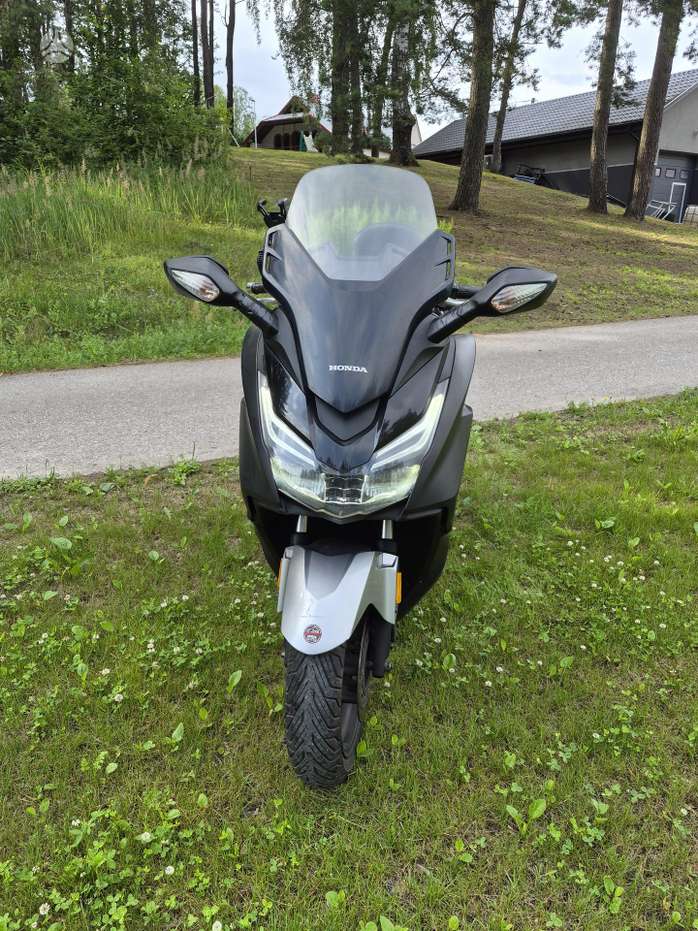 Honda Forza 125cc, мотороллеры / мопеды