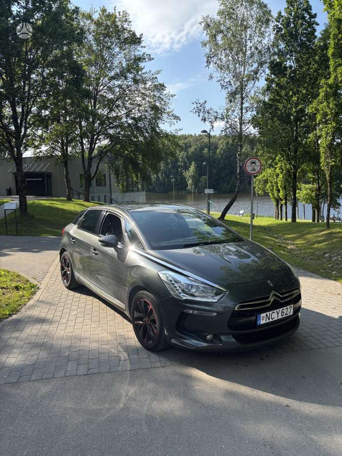 Citroen DS5, 2.0 l., hatchback