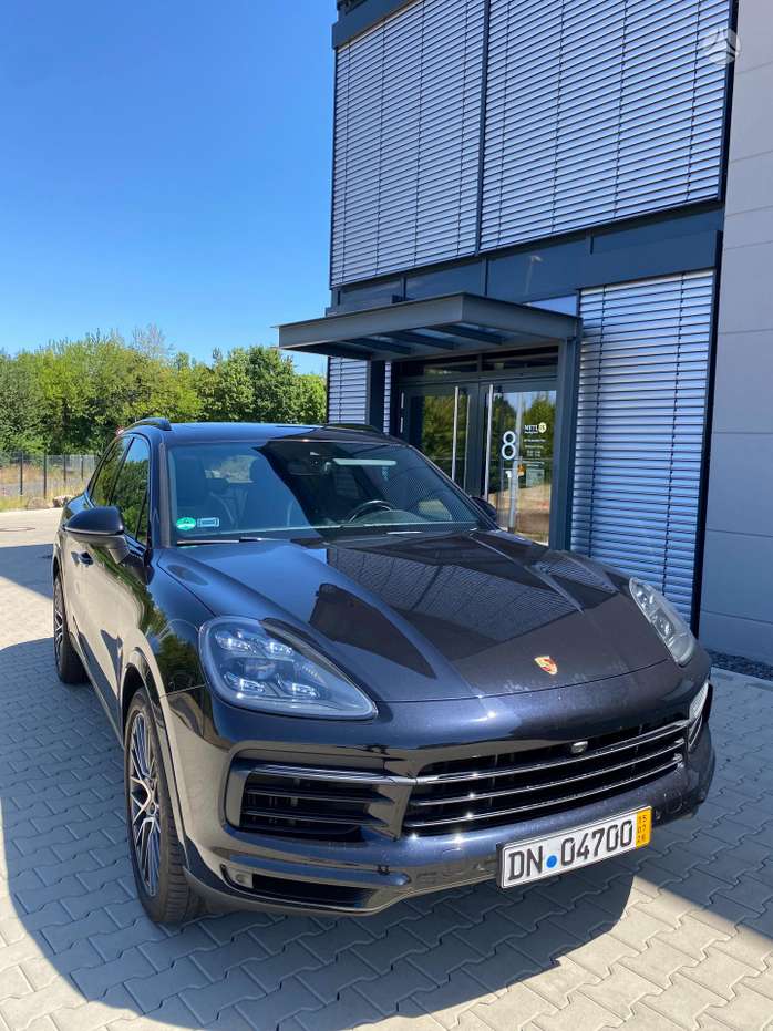 Porsche Cayenne, 3.0 l., off-road / crossover