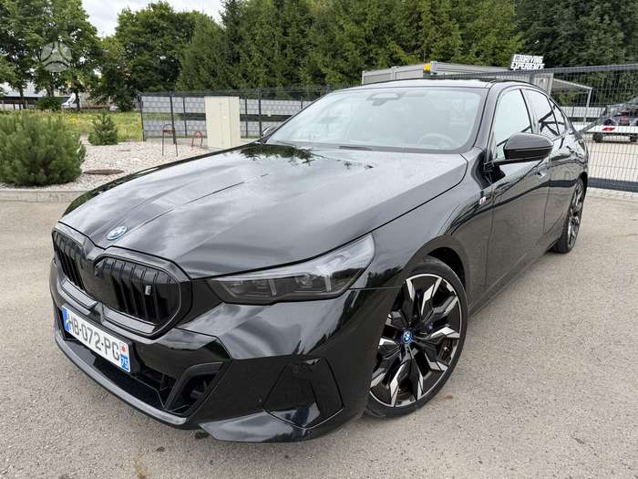 BMW i5, sedanas
