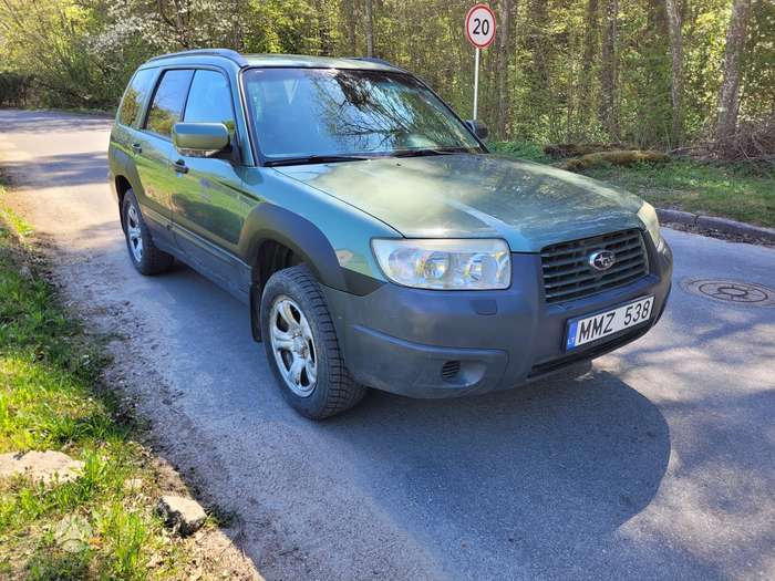 Subaru Forester, 2.0 l., off-road / crossover