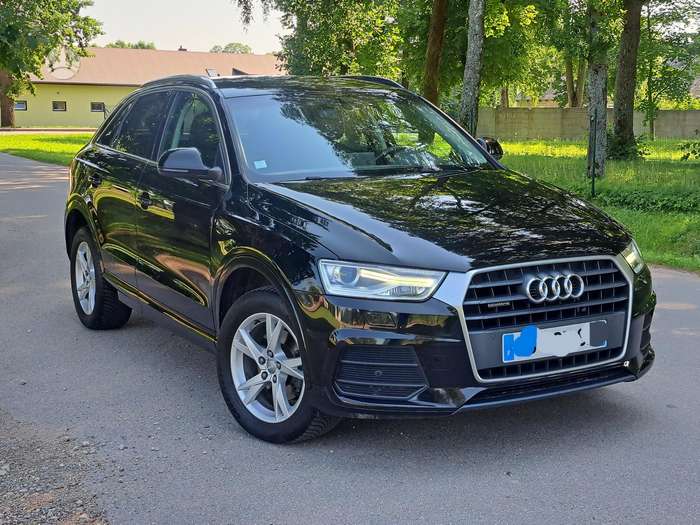 Audi Q3, 2.0 l., off-road / crossover