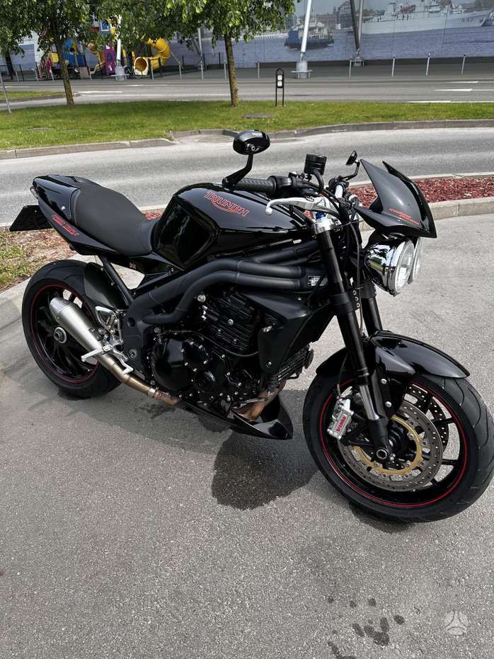 Triumph Speed Triple 1050cc, street / classic