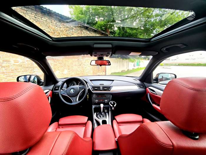 BMW X1, 2.0 l., Внедорожник / Кроссовер