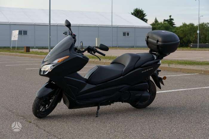Honda Forza 279cc, scooters / mopeds