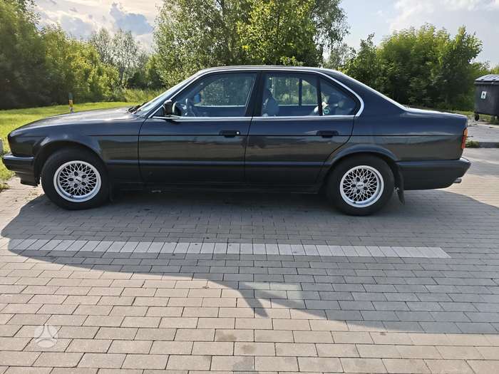 BMW 535, 3.4 l., Седан