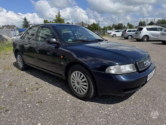 Audi A4, 1.8 l., Седан