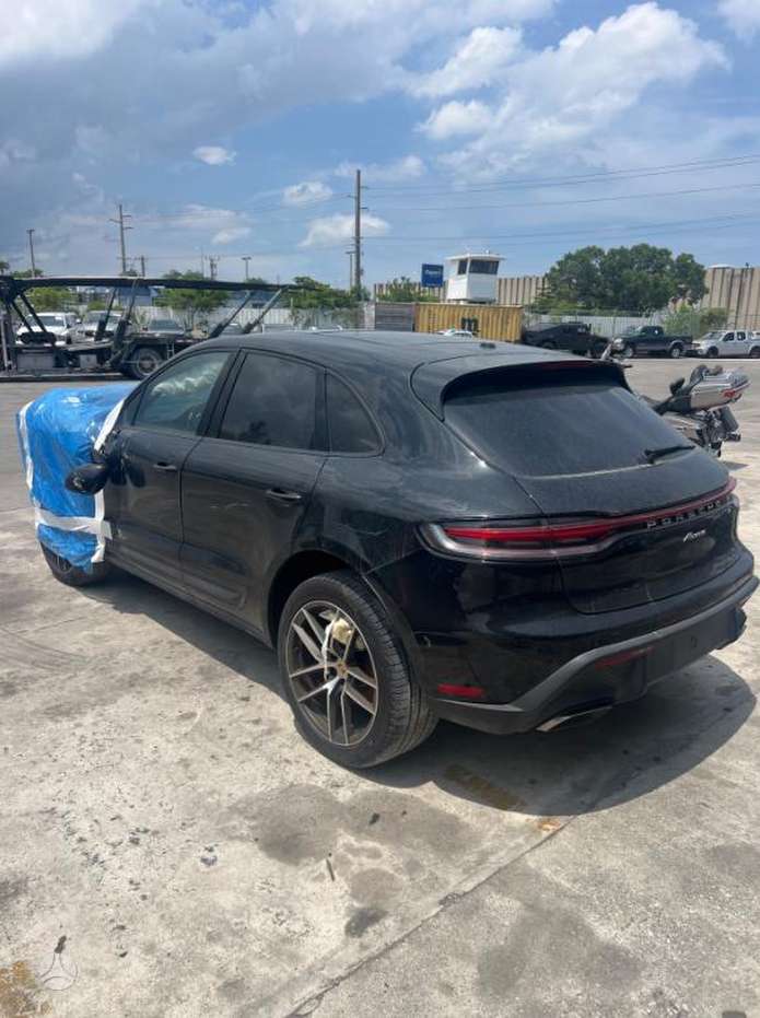 Porsche Macan, 2.0 l., off-road / crossover
