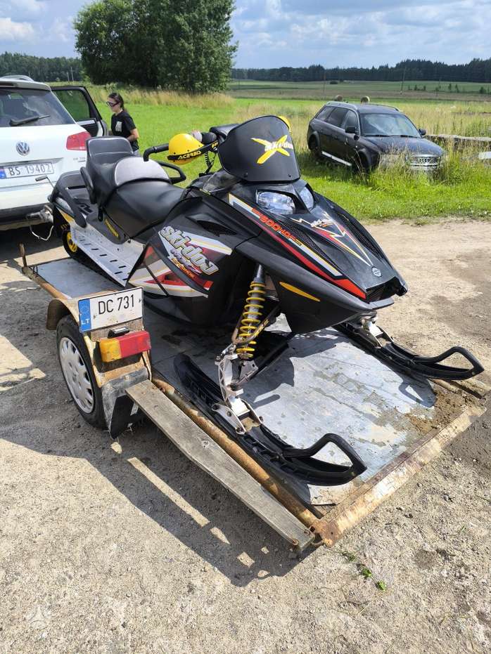 Ski Doo MXZ 600cc, snowmobiles