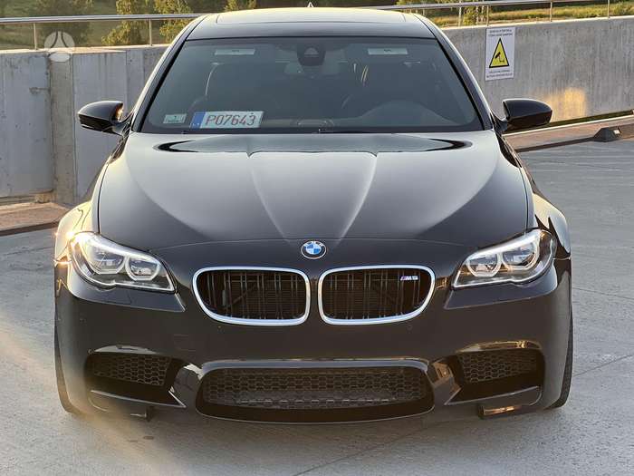 BMW M5, 4.4 l., Седан