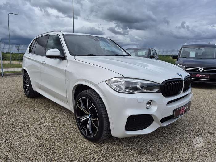 BMW X5, 4.4 l., off-road / crossover