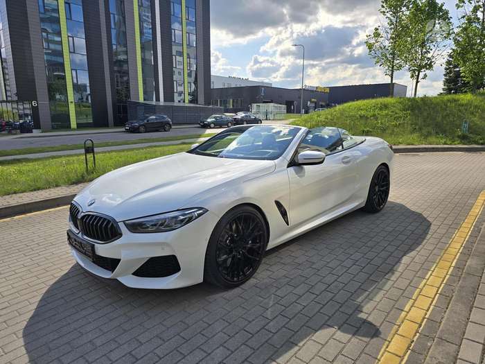 BMW M850, 4.4 l., convertible