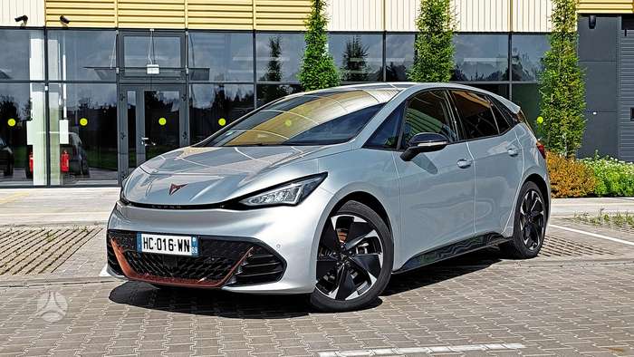 Cupra Born, 63 кВт·ч, Хэтчбек