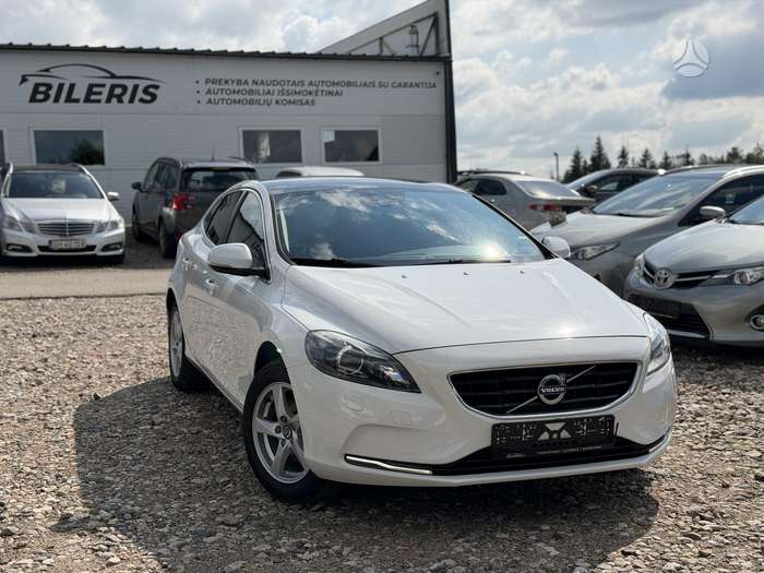 Volvo V40, 1.6 l., hatchback