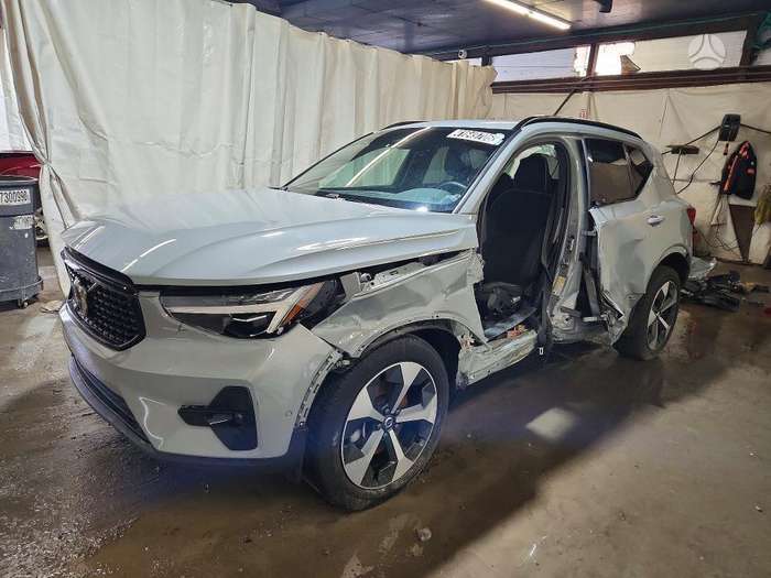 Volvo XC40, 2.0 l., Универсал