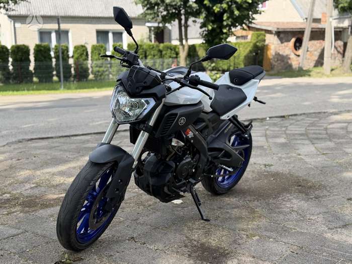Yamaha MT 125cc, street / classic