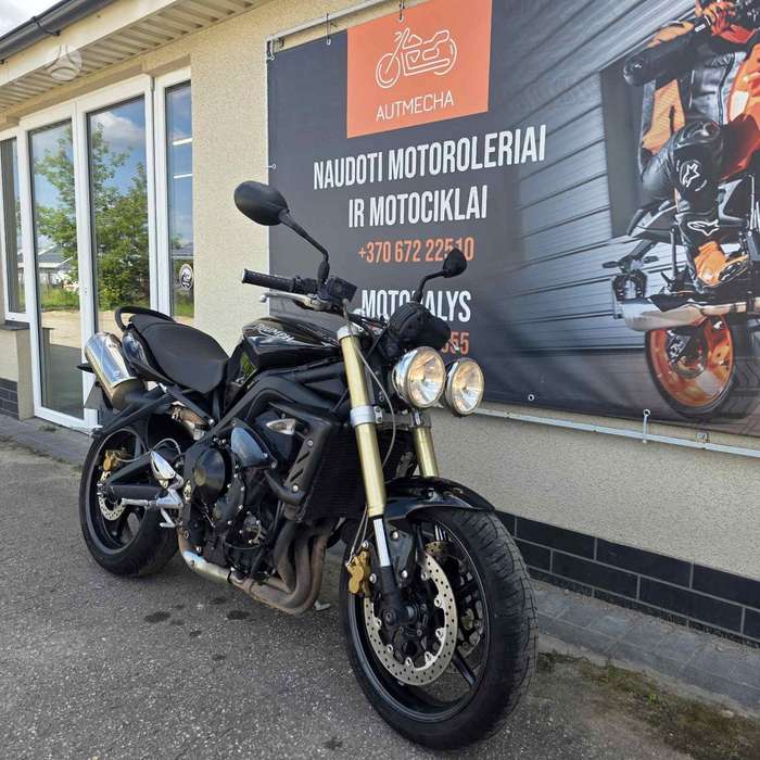 Triumph Street Triple 675cc, street / classic