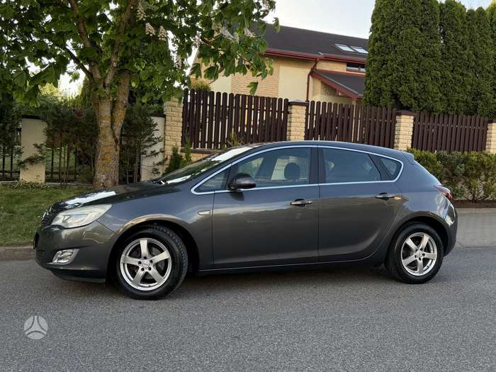 Opel Astra, 1.6 l., hatchback