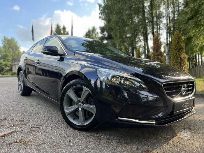 Volvo V40, 2.0 l., hatchback