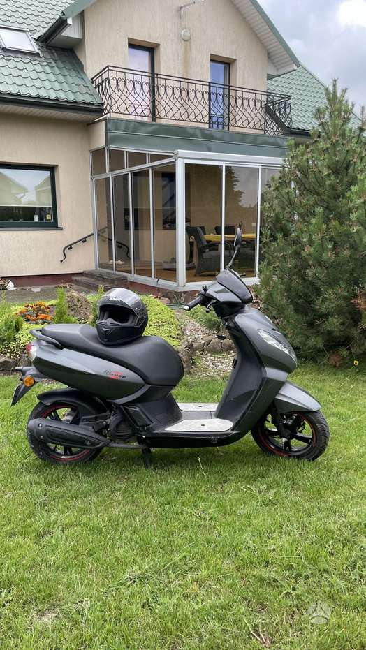 Peugeot Kisbee 49cc, мотороллеры / мопеды
