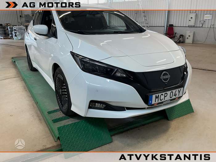 Nissan Leaf, 40 кВт·ч, Хэтчбек