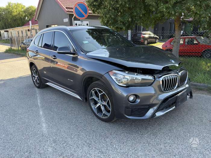 BMW X1, 2.0 l., off-road / crossover