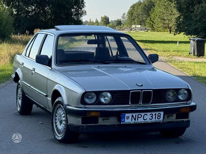 BMW 318, 1.8 l., Седан