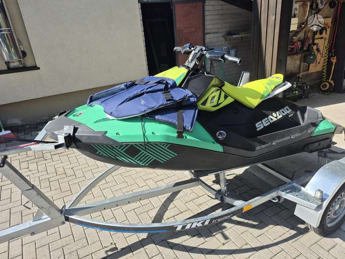 Sea-Doo Spark trixx, водные мотоциклы